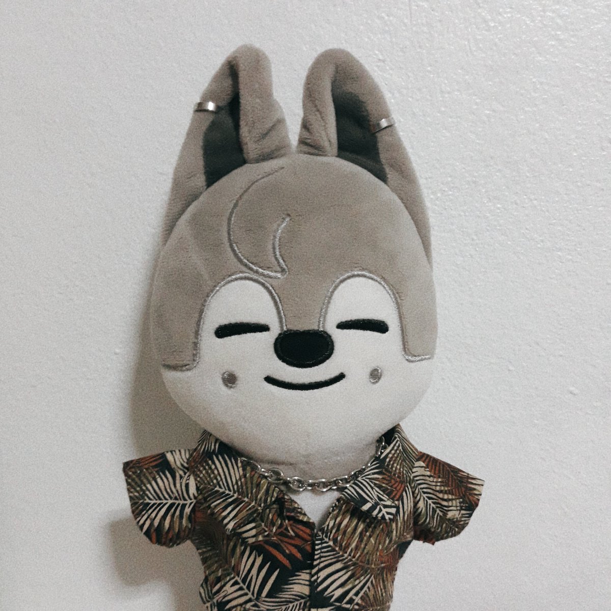 getcoolwithchan's tweet photo. บอกเลยว่าตอนเอ้ปเสื้อตัวนี้ลืมไปแล้วว่าชานเคยใส่ พอกลับมาลองค้นๆดู ใกล้เคียงเลย ได้อยู่นะนี่ ☺️
#รีวิวชุดน้องเจซีพี #wolfwlog https://t.co/zYjFP7ets2