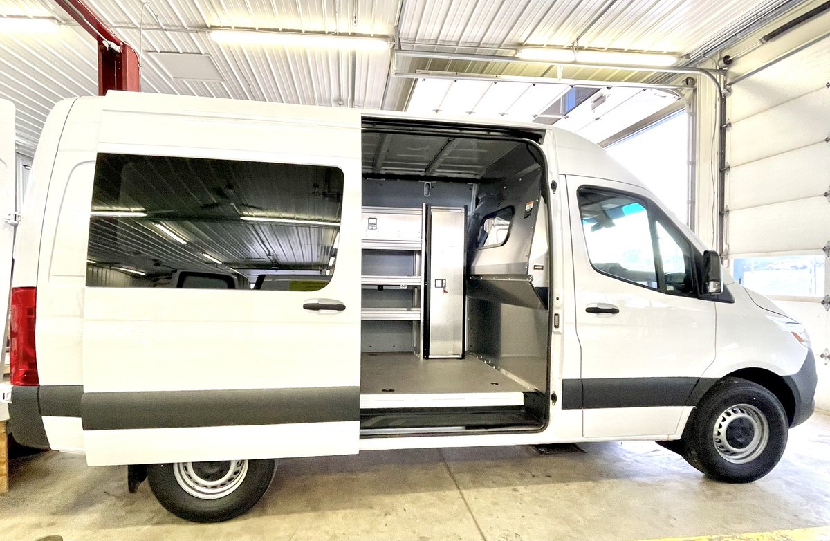 MobileColdSol's tweet image. 2022 @MBvansUSA Sprinter 144” wb high roof cargo van upfit with @RangerDesignInc components &amp;amp; sliding door window installed. Contoured aluminum partition w/ window, shelving units, locker, locking shelving doors, partskeeper cases, bottle racks &amp;amp;hook.