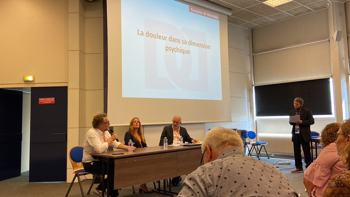 addict_o_quiz's tweet photo. Les 3 dimensions de la douleurs : physique psychique et sociétaire 

avec @NicolasAuthier_ @Broussegeorges 
#MauriceDematteis
#morganhunsicker
#congresaddiction 
@FedeAddiction https://t.co/toqrgSEFSB