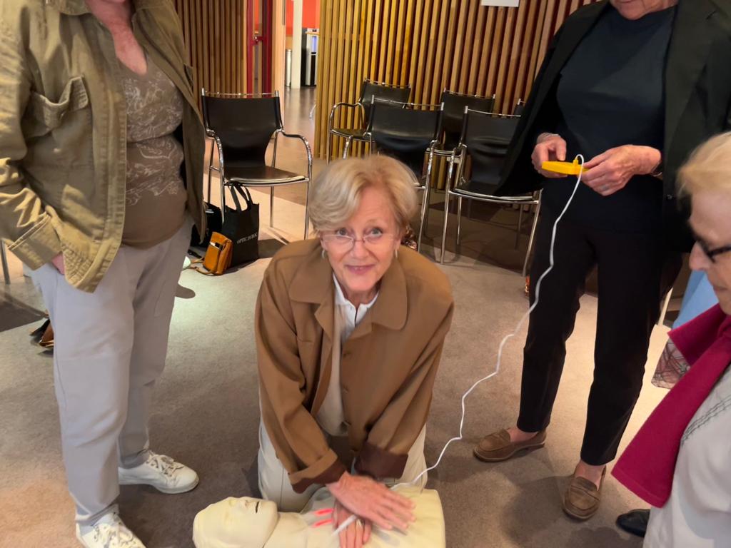 LTransmetteurs's tweet photo. 1ère session FO.UR.MI. 2022 !
9 personnes ont été formées à la pédagogie Fourmi ludique, bienveillante et interactive. Avec une visite guidée et détaillée de l’appartement thérapeutique de l’Espace Bien Idée chez moi.

Nous espérons avoir beaucoup de Fourmiteurs par la suite ! https://t.co/2ViMB3iaZi