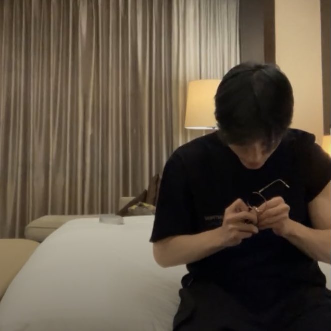 mabearfullsun's tweet photo. ขอโทษนะคะ แต่ว่าจะหล่อไปไหนล่ะ https://t.co/ZkYWkH9fKG