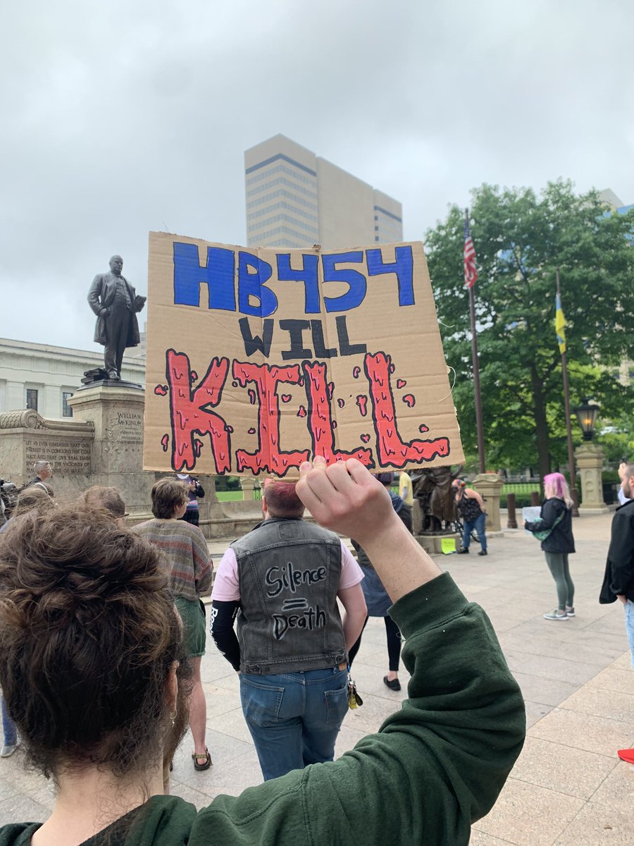 AbortionForward's tweet photo. Weβre at the Statehouse supporting #TransOhio in protesting House Bill 454, which would ban gender affirming care for trans youth. https://t.co/NbFzAko1oE