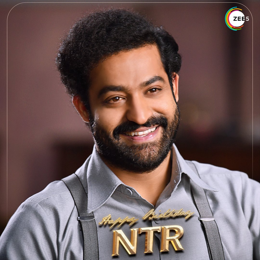 ZEE5Tamil's tweet photo. RRRaise your voice for @tarak9999 as we wish him a very Happy Birthday!

#HappyBirthdayNTR #HBDNTR #ManofMassesNTR #HappyBirthdayTarak #JrNTR #HBDManofMassesNTR #HBDJrNTR https://t.co/9sfBZEF2Hw