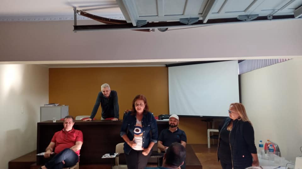 _LilianCabrera's tweet photo. Sábado (14/5), participei do encontro com amigos da Dona Cleuza no bar do Carlos.

Também participei da reunião com Deputado Luiz Fernando e lideranças. https://t.co/IvPFdVedCD