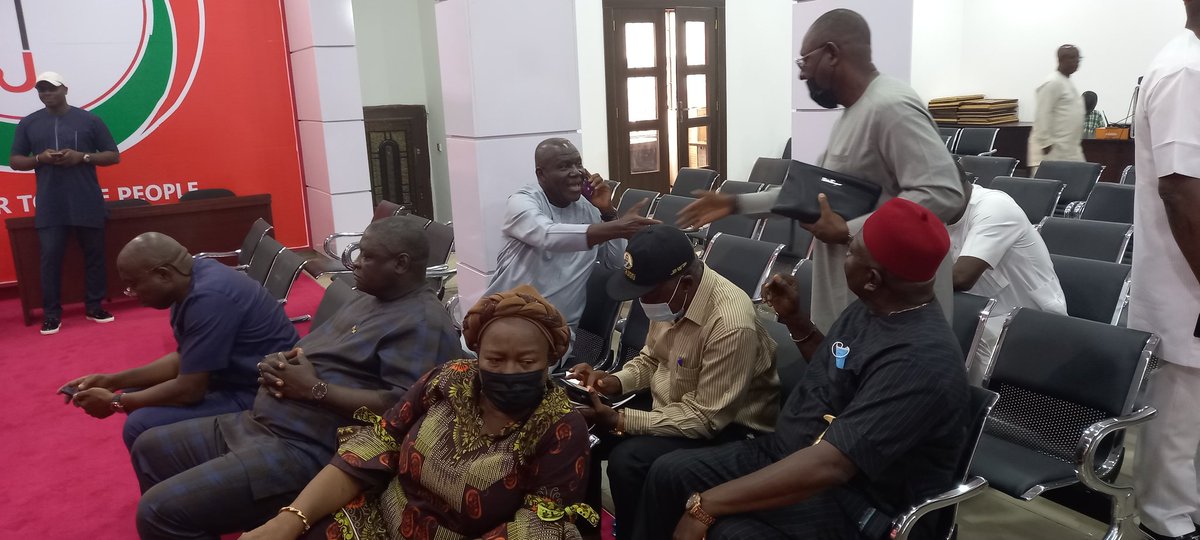 Oseloka H. Obaze (OHO) tweet media