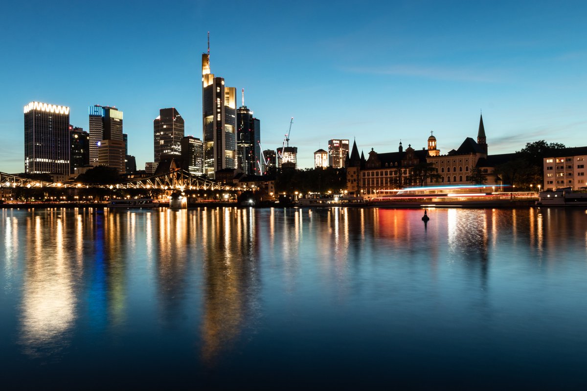 #Frankfurt bei blauer Stunde! 🌃
#canonphotography #liveforthestory