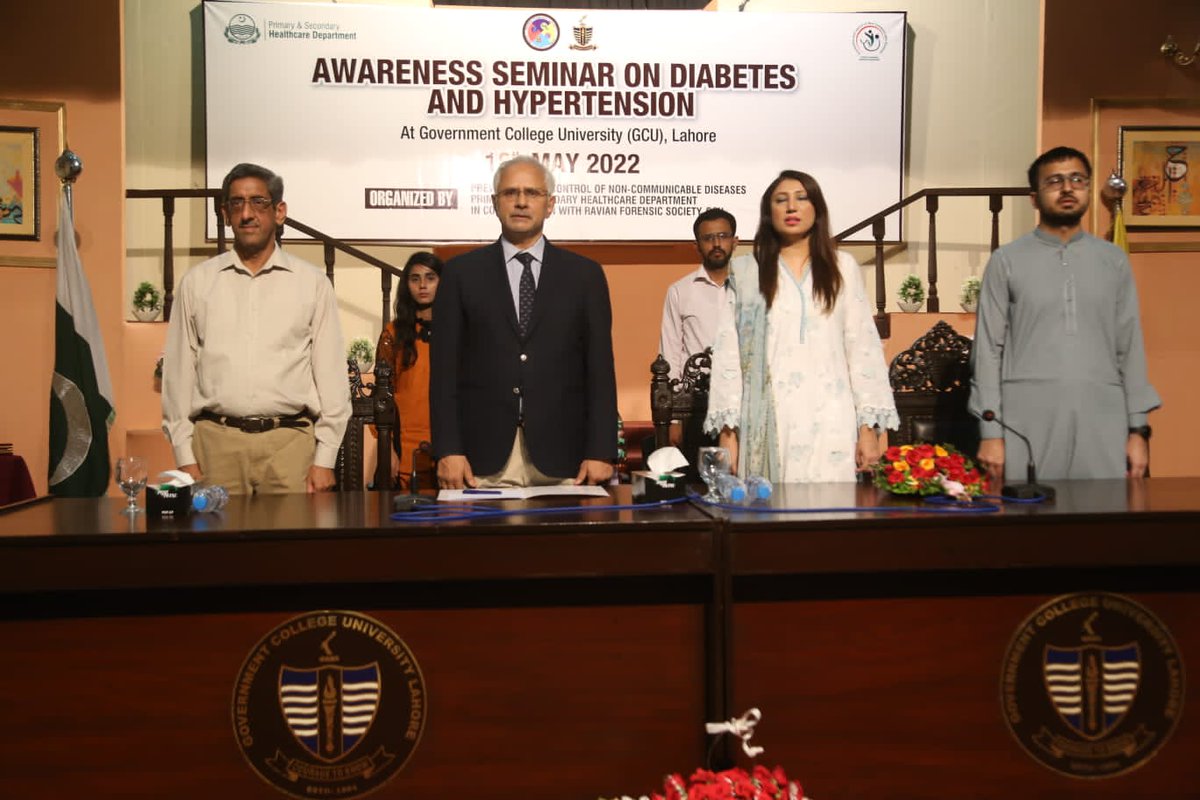 Ravianforensic's tweet photo. Distinguished personalities like Dr Somia Iqtadar (Associate Professor King Edward Medical Univeraity Lahore) and @drfaisalsaud(Program Director NCDs) were the guest speakers. The Vice Chancellor GCU Lahore, Prof Dr Asghar Zaidi @zaidia  graced the event as the chief guest. https://t.co/noREsapW6u