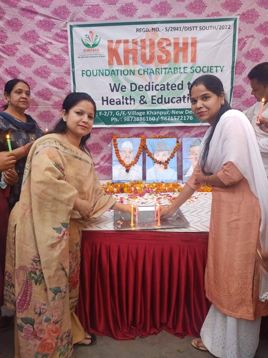 khushi_society's tweet photo. दिनांक 23/03/2022 खुशी फाउंडेशन चैरिटेबल सोसाइटी का छोटा सा प्रयास निरंतर जारी है । देश की आजादी के लिए अपना सर्वस्व न्योछावर करने वाले अमर बलिदानी भगत सिंह जी , सुखदेव जी एवं राजगुरु जी के शहीदी दिवस पर शत् शत् नमन ।#ShahidBhagatSingh #ShahidRajguru #ShahidSukhdev #ShahidiDivas https://t.co/HKkQhXfQqf