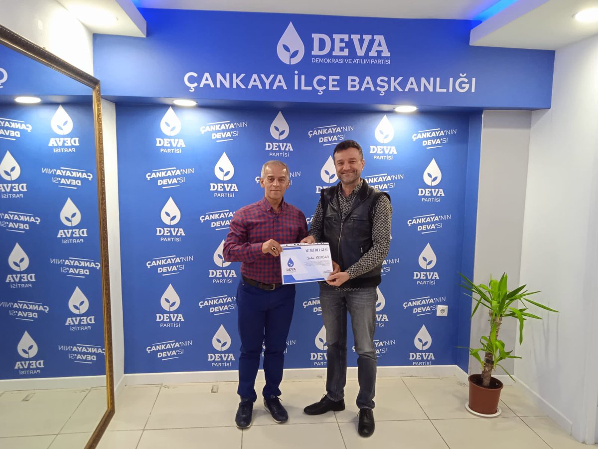 İlçe Başkanımız <a href="/tgb_aydin/">Tugba Aydın</a> başkanlığında Mahalle Başkanları toplantımızı gerçekleştirerek, 

yeni göreve başlayan mahalle başkanlarımıza yetki belgelerini teslim ettik.