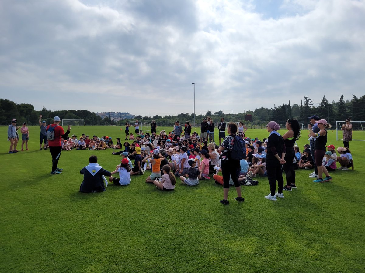 CrusepO's tweet photo. 3ème jour du #RegroupementRégional, rencontre #AnimAthlé et initiations #Football et #Cécifoot ! Un beau soleil, des enfants, enseignants et accompagnateurs(trices) ravi(e)s, quel séjour 🤩⚽️

@CrusepO @usepnationale @actoulouse @EpsToulouse @acmontpellier @EpsMontpellier https://t.co/981EN99E6I