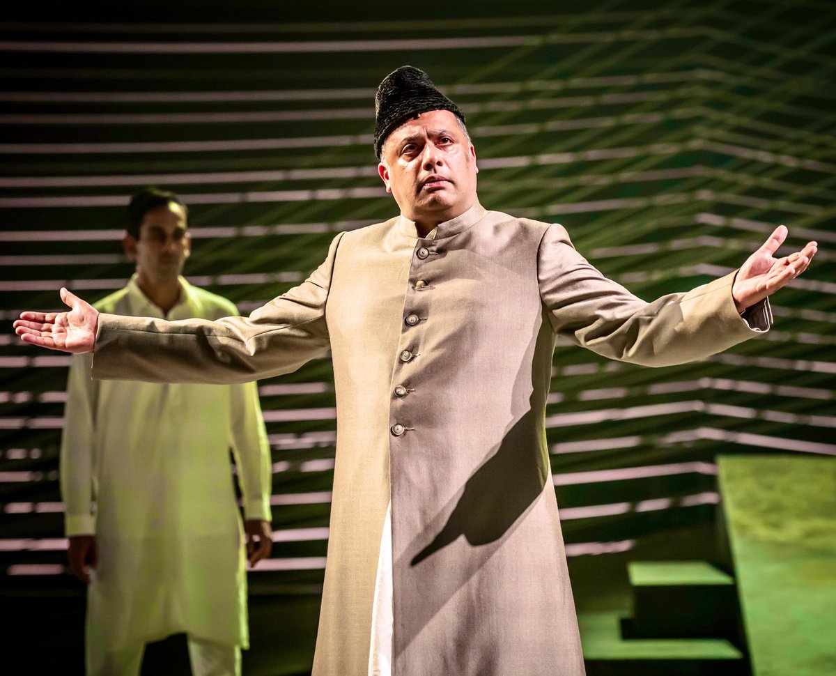 Opening night with Mr Jinnah 🇵🇰 <a href="/NationalTheatre/">National Theatre</a> #TheFatherandTheAssassin 💚 #Jinnah #Partition #Pakistan #NewWriting #Godse #Gandhi #India