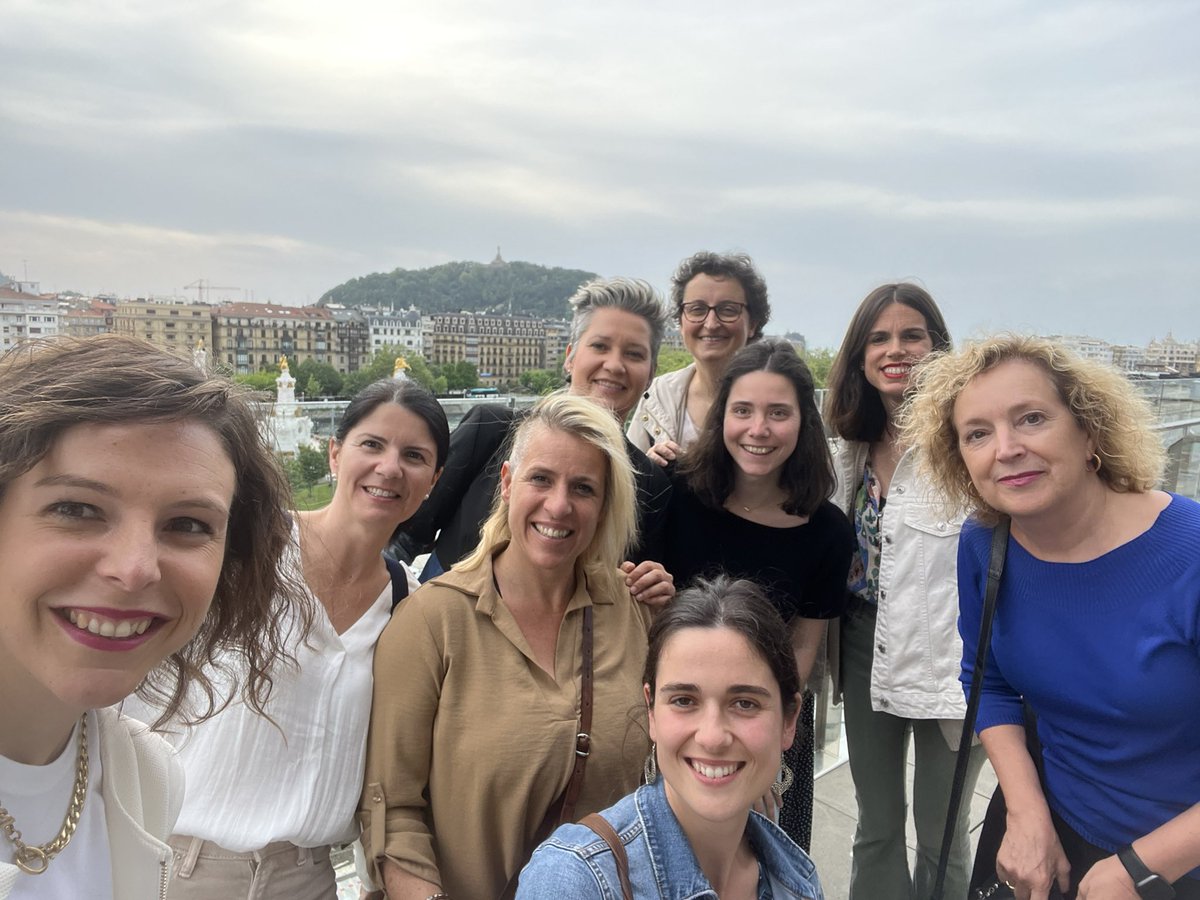 Gaur ospatzea tokatzen da! Emakumeak zientzian!!!@ehu_kimika <a href="/Edur_GGandara/">Edurne Gonzalez</a> <a href="/LabSanz/">Oihane Sanz Lab</a>