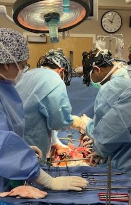 <a href="/RabbaniUmaid/">Umaid Rabbani</a> exhilarated after our (only fellows) first OLT together. Big shout-out to our fearless/twitterless leader Dr Locke, (lurking in the corner of the room) for training us up for this! Looking forward to partnering up with <a href="/seacm/">Sergio Acuna, MD, PhD</a> soon! <a href="/ASTSChimera/">ASTS</a> <a href="/IHPBA/">IHPBA</a> <a href="/UAB_TEAM/">UAB TEAM</a>