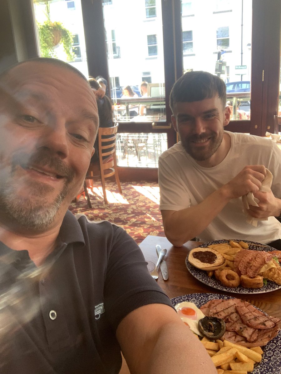 tonydoc711's tweet image. Me &amp;amp; the eldest son @_ryandoherty10 in Cheltenham for @TonyAdams Sober Not Sombre evening 🔴⚪️🔴⚪️ last big 50th gift off him 💙💙 we’re really looking forward to this #TonyAdams #MrArsenal #SoberNotSombre