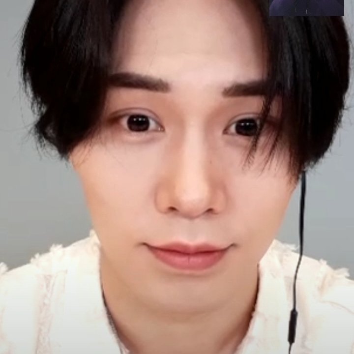 min_dimplewtwb's tweet photo. 20220518 Apple Music Fansign

I forgot to say that i said to rocky he's the best all-rounder, and he's amazing. the way he looked at me when i said that it's so cute, the eyebrows :( https://t.co/eU3HuFJdi8