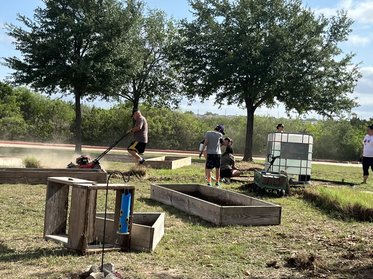 MrsStephieG's tweet photo. This past weekend, we worked on a beautification project for our Lieck Lions! 🦁 We cleaned up and prepared our garden for next year. It’s so exciting to see our campus returning to its “pre-Covid” greatness! Freshly painted garden boxes and benches! @NISDLieck https://t.co/XHlJ9FBSnG