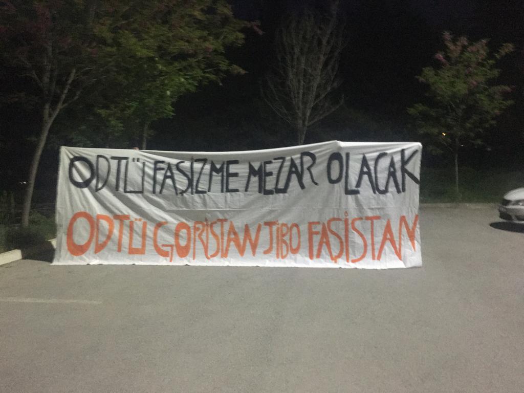cayhane2022's tweet photo. "Çünkü faşizm sesten ve ışıktan korkar" https://t.co/BhIdJcn9I8