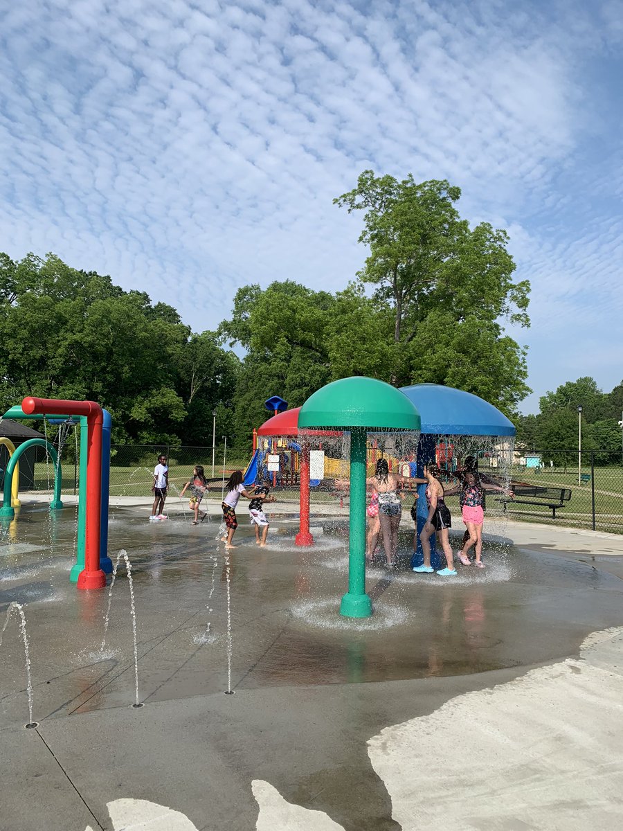 DebbieSkaggs8's tweet photo. Loved hearing the squeals of our Hornets @HES_HCS for our final PBIS celebration. Huge shout out to the city of Hampton for allowing us to use the splash pads, playground, and pavilion for pizza and popsicles. @KimLunn17 @st_johane @michellewil2 @PBISRewards #hamptonproud https://t.co/OSCojDdW7e