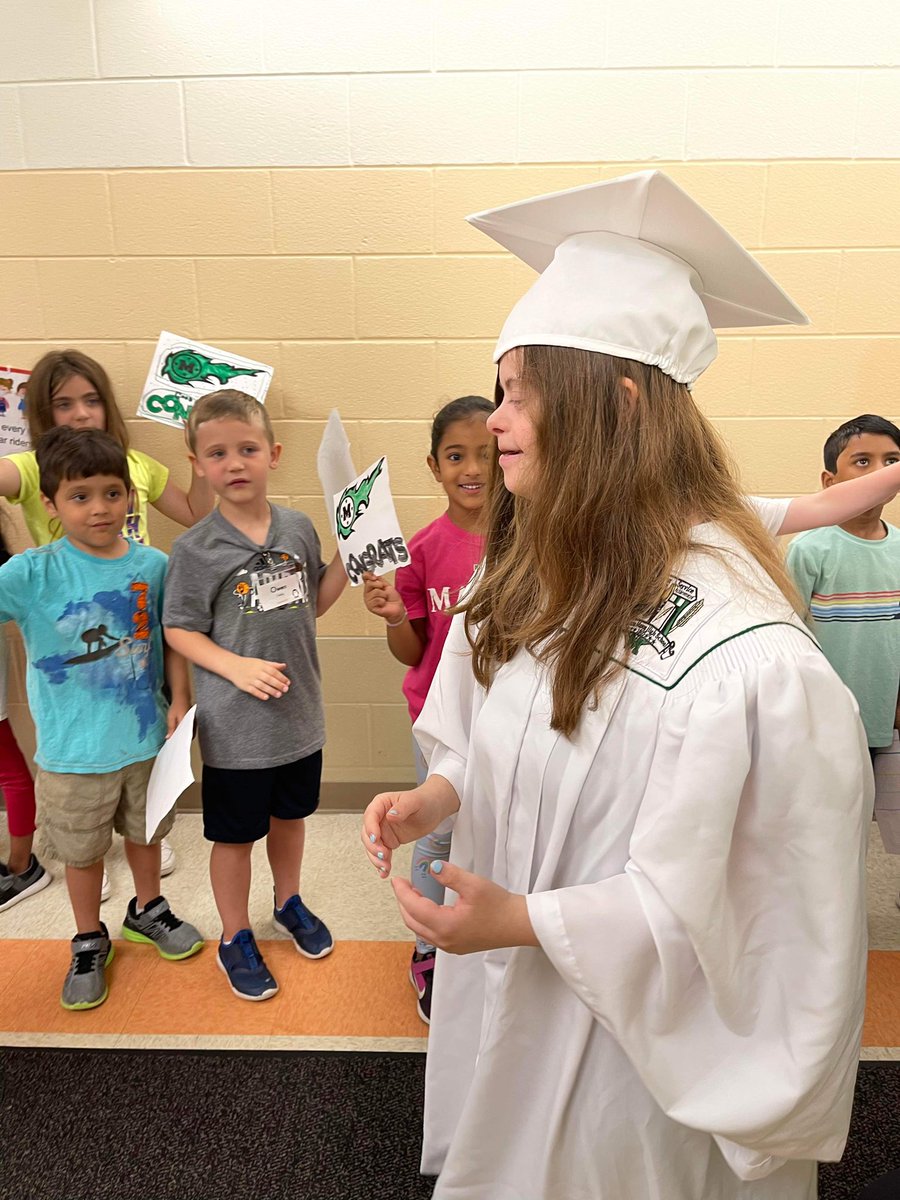 Parade of graduates MECC! Thanks to those who sent me all the great shots! Someone definitely looks proud!! 🎓💚🎓💚🎓💚 #masonmoment