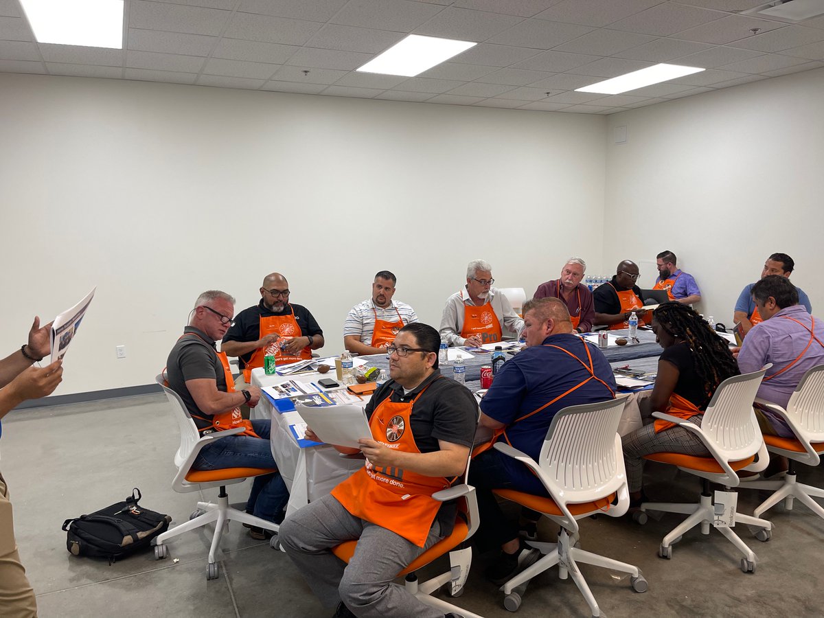 Houston Homedepot PAR Training
Thank you <a href="/LVancantfort/">Luke VanCantfort</a> and team for having the Henry exclusive to #homedepot out today. <a href="/sperryhenryco/">Scott Perry</a> <a href="/AriannaJacks/">Arianna</a> <a href="/DDGage24/">Daniell Gage</a>