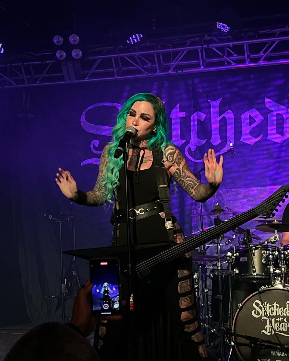 JoeyRod337's tweet image. Thank you @Mixiofficial @stitchedupheart for an AWESOME show in San Antonio! Already ready for your next visit 🤘🏻