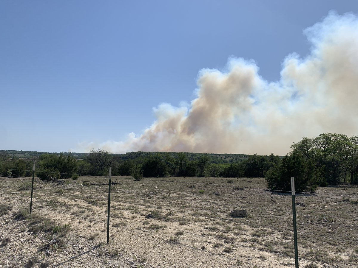 AllHazardsTFS's tweet photo. Update: the #DryBranchFire in Hamilton County is an estimated 4,000 acres and 50% contained. Ground resources and aviation continue to address hotspots across the fire area. Engine crews continue with structure protection. #txfire https://t.co/j0SnQM5bcg