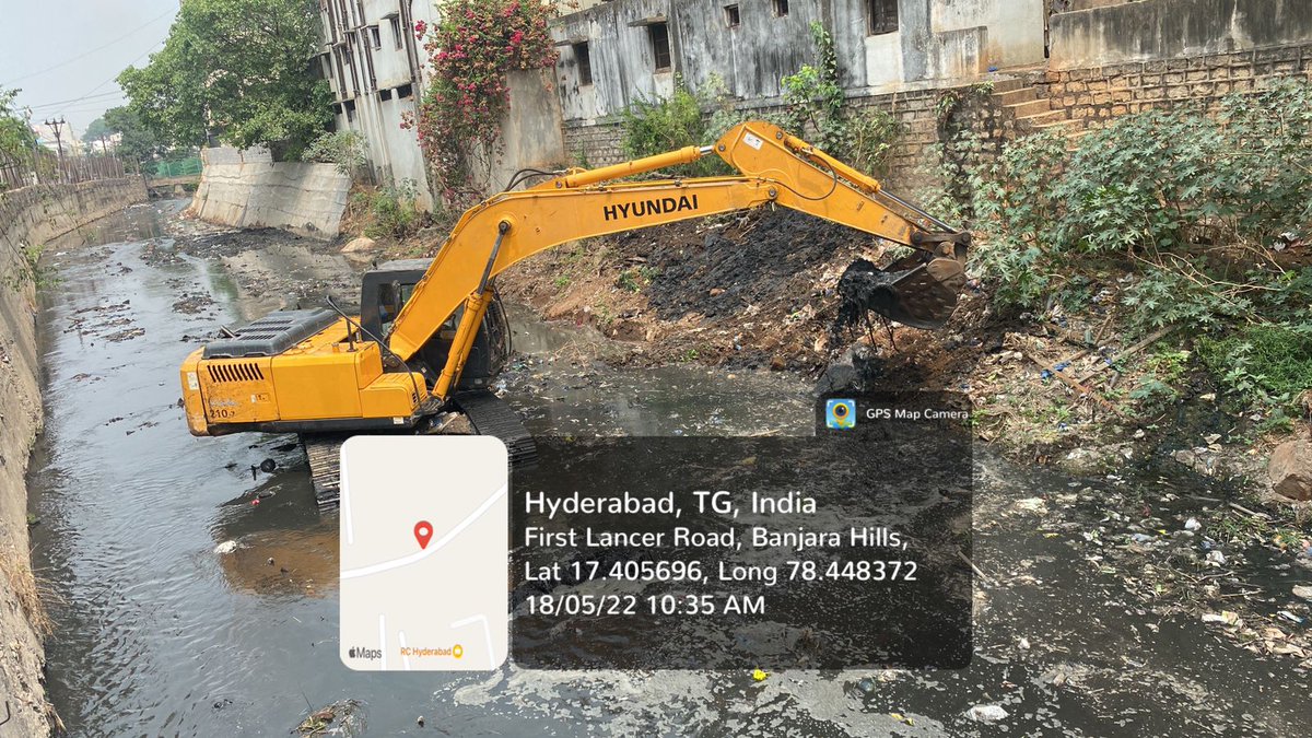 Ratnakar_SE's tweet photo. Desilting work in  Progress in  Balkapur Nala  @  First Lancer &amp; Bhola Nagar. Citizens are requested not to throw  garbage, debris, plastic etc. into the  Nalas. It is your city. Thank you.
@GHMCOnline
@KTRTRS
@ZC_Khairatabad @arvindkumar_ias https://t.co/Wr0L89bSKS