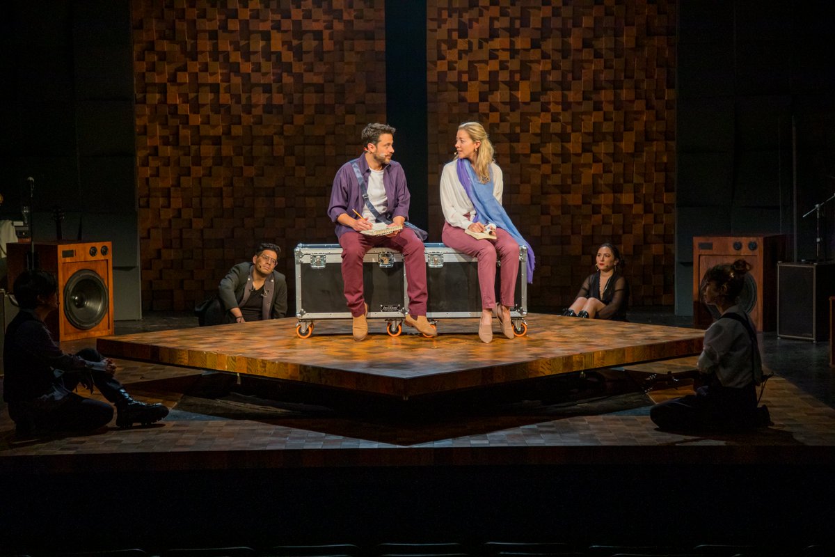 1. Siete veces adiós ha conquistado al público por ser un texto original, sus actuaciones y melodías que narran lo que enfrenta una pareja después de 7 años. Se presenta en el Teatro Ramiro Jiménez y es una de las obras elegidas para mayo en los #PremiosdelPúblicoCartelera.