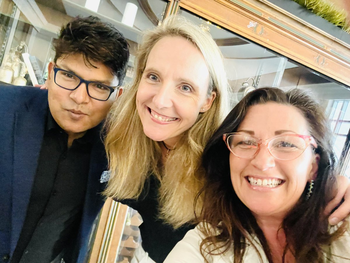 ChannelPR's tweet photo. Sharing the selfie screen with two of the industryโs brightest minds! #goodvibes
@SabineHowest @SahooSanj @JenniferiD8 @IngramMicroInc #DigiOps #ImagineNext #CloudSummit2022 https://t.co/168gNLhZ2t