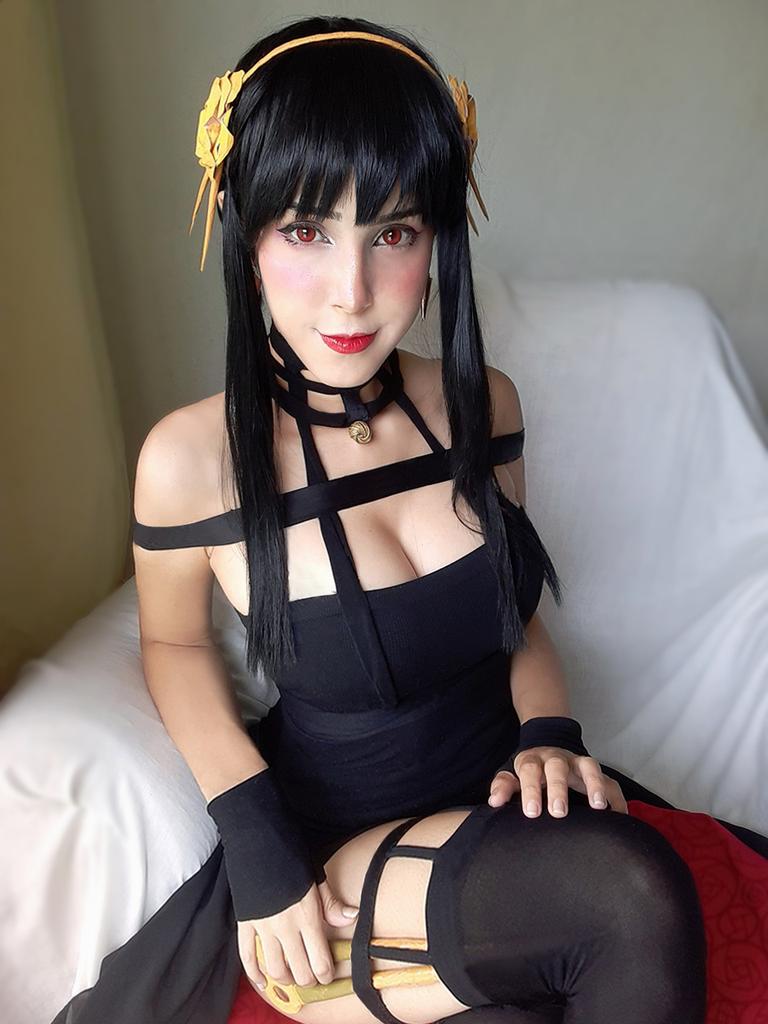 iiitshina's tweet image. Más fotitos con el cosplay de Yor Forger &amp;gt;\\\\&amp;lt;)/🌹❤

#SPYxFamily #spyxfamilymanga #SpyxFam #cosplayer #cosplayergirl