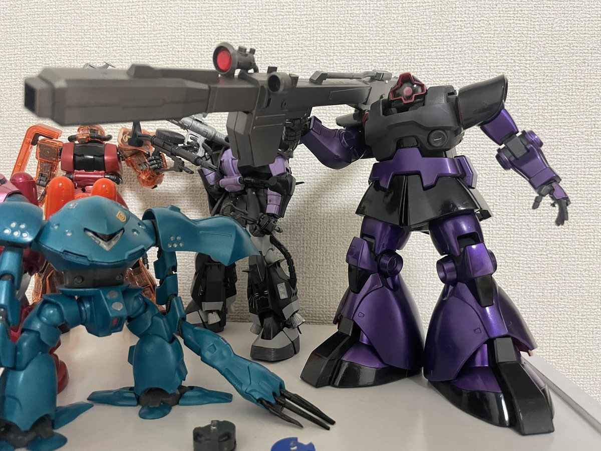 takapi_55's tweet photo. 弟に誕生日プレゼントで貰った、
MGリックドム
やっと塗装完了です😍
弟もカッケエェってLINEで言うてくれました🤣
ジオンゾーンに追加。
ハイザックの塗装に入りました🤤
#ガンプラ #ガンプラ好きと繋がりたい 
#ガンプラの画像貼るとRTされると聞いて https://t.co/vjemBMecjN