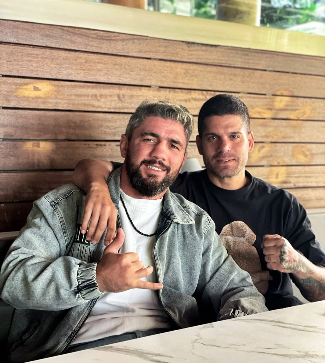 Bora Parviz buluşması 😍

[ #BoraEdin • #ParvizAbdulayev | #TeamEdin • #PAFC ]