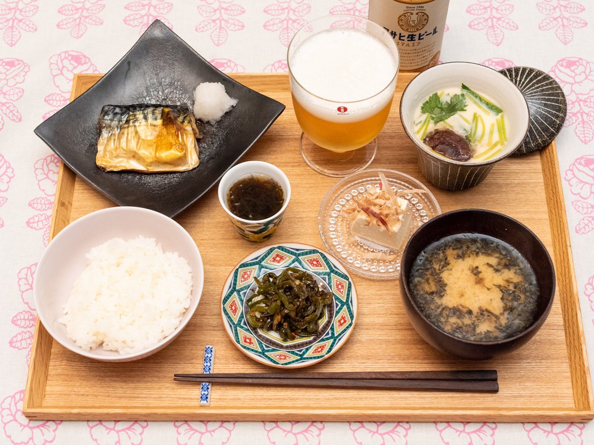_gohan_note's tweet photo. ・鯖の塩焼き
・茶碗蒸し
・冷奴
・もずく酢
・ピーマンのきんぴら
・海苔汁
・ごはん
・ビール
#おうちごはん #器好き #信楽焼 #文五郎窯 #奥田章 #九谷焼 #青郊窯  #イッタラ #iittala #無印良品 #アサヒ生ビール #晩酌 https://t.co/xdfBT7Etq3