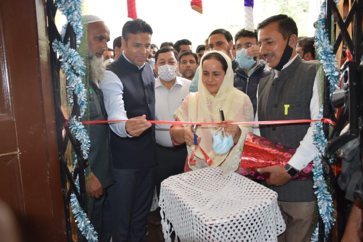 TranshumanceGbl's tweet photo. Eklavya Model Residential School operationalised in #Kulgam. Intake 480 students. DC Dr @DrBilalbhatIAS and DDC member interacted with newly selected tribal students. @OfficeOfLGJandK  @MundaArjun @nitishwarKumar @listenshahid https://t.co/N72CNGZwuK