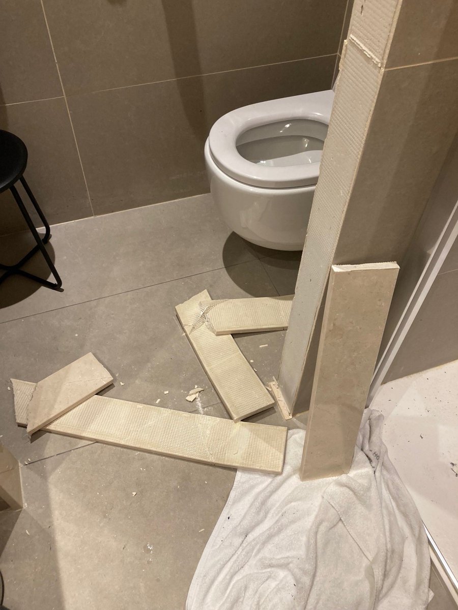 gordon_re_sauce's tweet photo. Day 4 of #ise2022 the day a bathroom wall fell on my head! Read all about it in my blog...
#avtweeps #av #avislife #isebarcelona #resauce 
@DTEN_Global @jetbuilt @HYPERVSN 
https://t.co/ChB0yMvBFT https://t.co/KvK99c2yKg