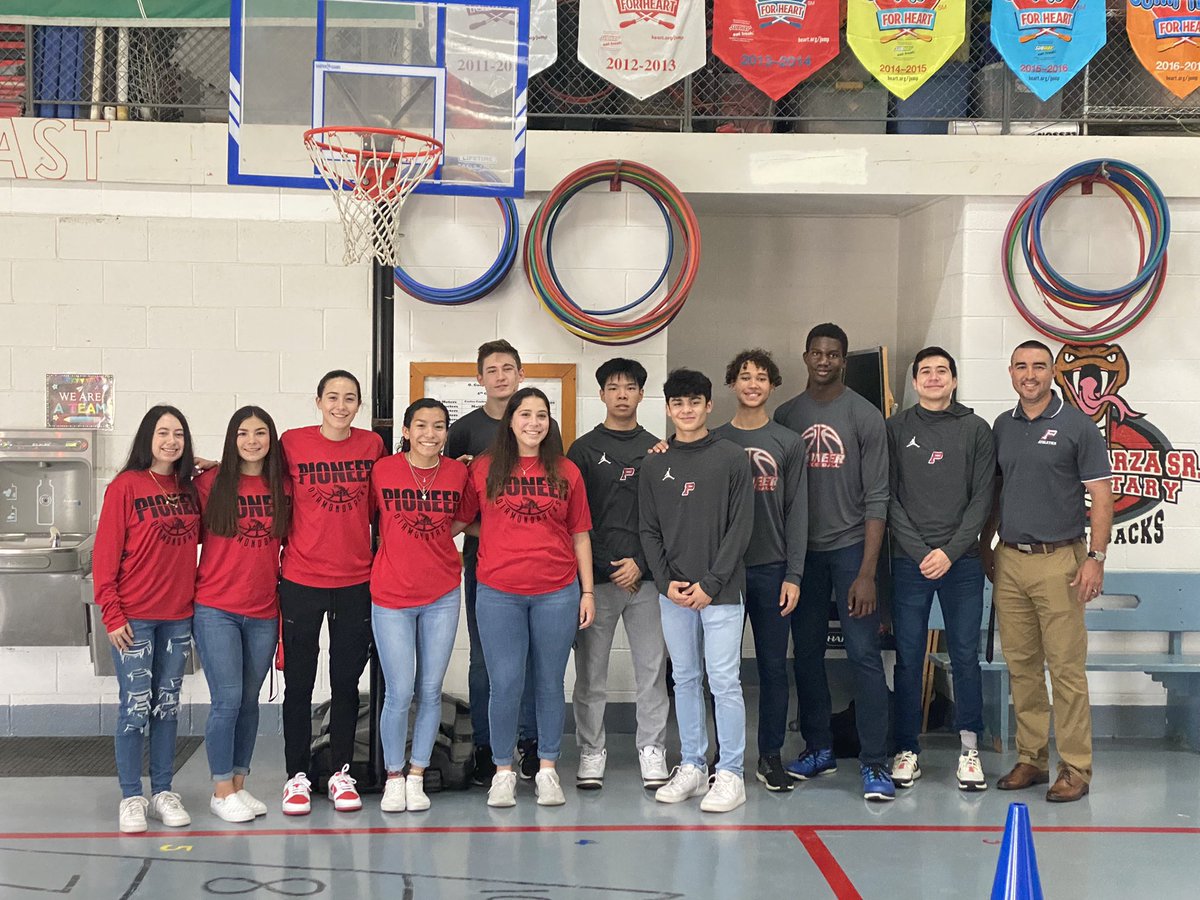 DBack_GHoops's tweet photo. Thanks to O. Garza Elementary for having us this morning. Our Pioneer Diamondbacks spoke about what it’s like to be a student athlete and our summer basketball camp. *Kassie &amp; Sophie found their names on the wall. @MySPHS @DBackBooster @PHS_Boysbball1 https://t.co/DyLBuL1SCr