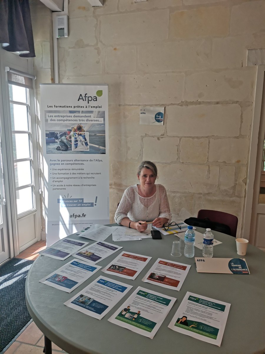 soitzick's tweet photo. 🔉L'#Alternance, c'était de rdv de ce matin avec @pole_emploi à @Chatellerault86 auprès des entreprises et des demandeurs d'emploi.
#onestlapourvous #cej @poleemploi_NA https://t.co/xDyoAKgFbs