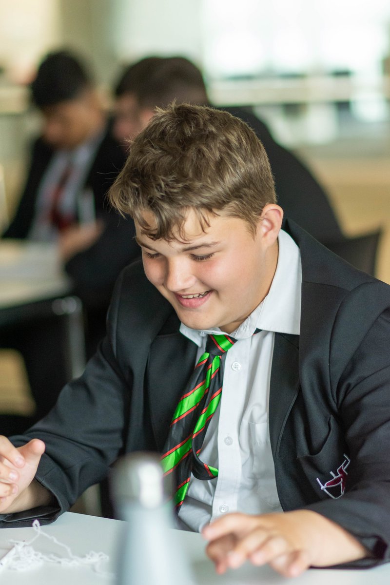 CHS_Careers's tweet photo. Ed Visit no.4 for Year 9 @CockshutHillSch this term. Students learning about university and the facilities @MyBCU a great informative session, campus tour and lots of questions asked #raisingaspirations #broadeningknowledge #informeddecisions https://t.co/Ewd7svjDrY