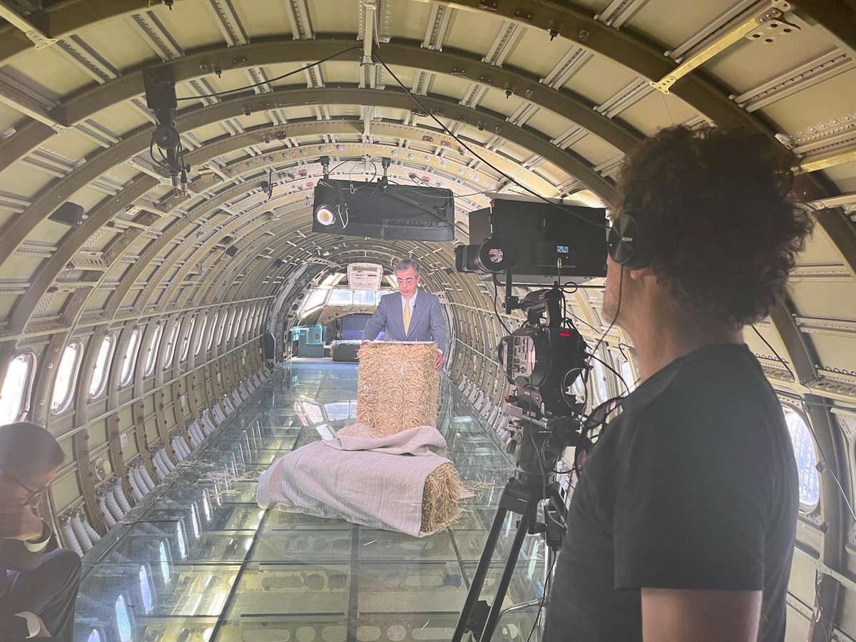 MValdecarros's tweet photo. ✈️ En el espacio #AHAtalks de #AHAMadrid2022, en el que se presentan los mejores #proyectos urbanísticos, Luis Roca de Togores expone cómo será el plan para el desarrollo de Valdecarros.
Aquí toda información ⤵️ https://t.co/6i7G0wkBgo https://t.co/CtGajGoJf4