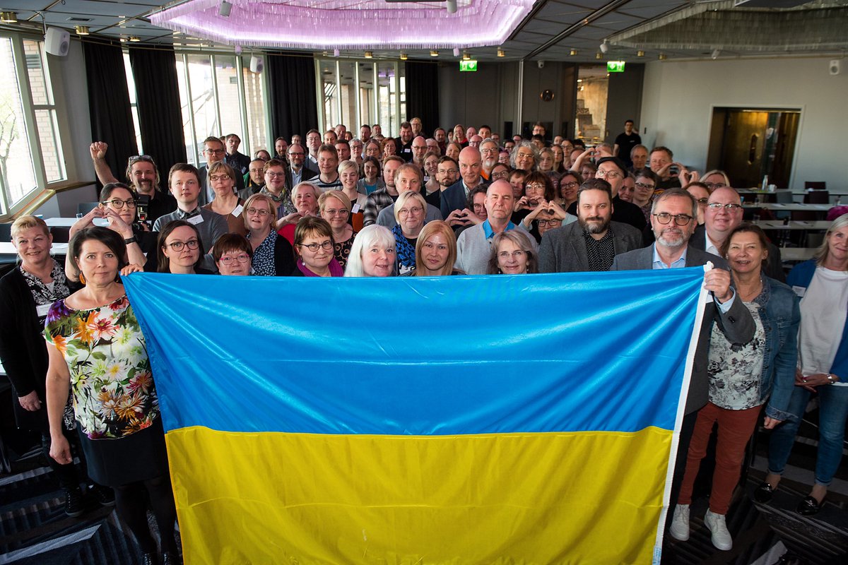 Journ_liitto's tweet photo. Національна спілка журналістів Фінляндії передає привіт журналістам України.  Ви показали всім, що означає свобода слова.  Оскільки війна триває у вашій країні, ви продовжуєте працювати, щоб інфор��увати своїх громадян. Дуже дякуємо.
#yourfutureisourfuture

https://t.co/Nsf1XMkGUa https://t.co/VnmvsI7Ayu