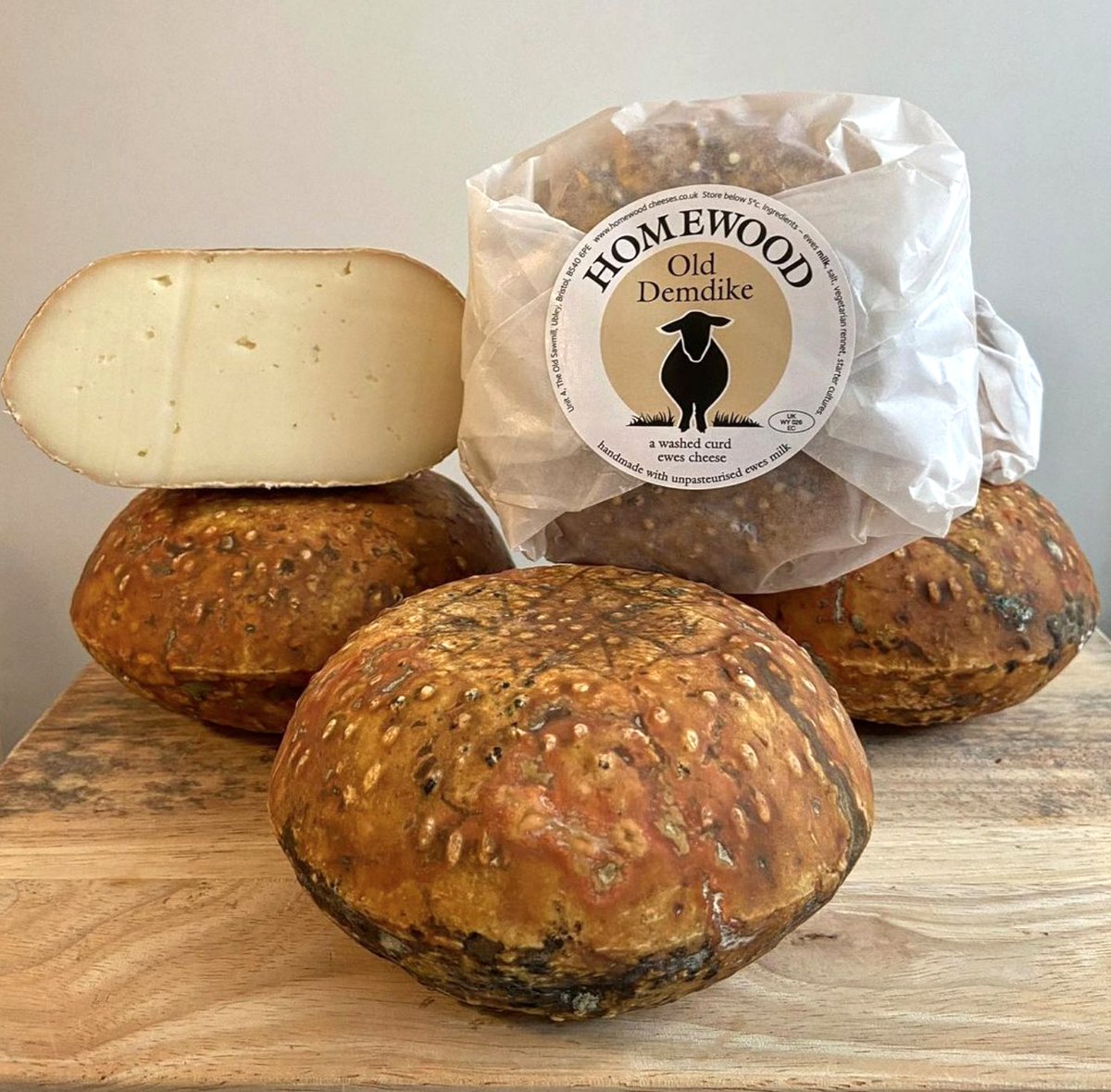 SourceBristol's tweet photo. #HelloEwe! In Ubley in the heart of the Chew Valley, Tim and Angela of @HomewoodCheeses have been making some amazing artisan Ewe's milk cheeses for 14 years. π§Visit our shop today! https://t.co/wGhrqH2Fdeπ¦
#HomewoodCheese #SomersetCheese #SomersetFood #ArtisanCheese https://t.co/0jX4GXT79h