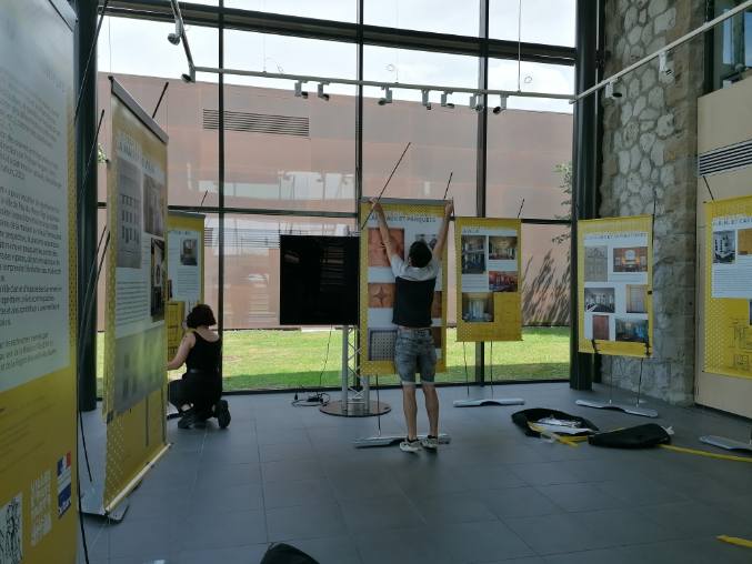 #Culture : l'expo temporaire Habiter Pau est en place !

Découvrez la jusqu'au 17 juin place Royale puis aux Halles de Pau jusqu'au 30 septembre ! Sa petite sœur "Habiter Pau, les intérieurs" sera jusqu'au 30 septembre à l'Usine des Tramways ➡ bit.ly/38DIGhI