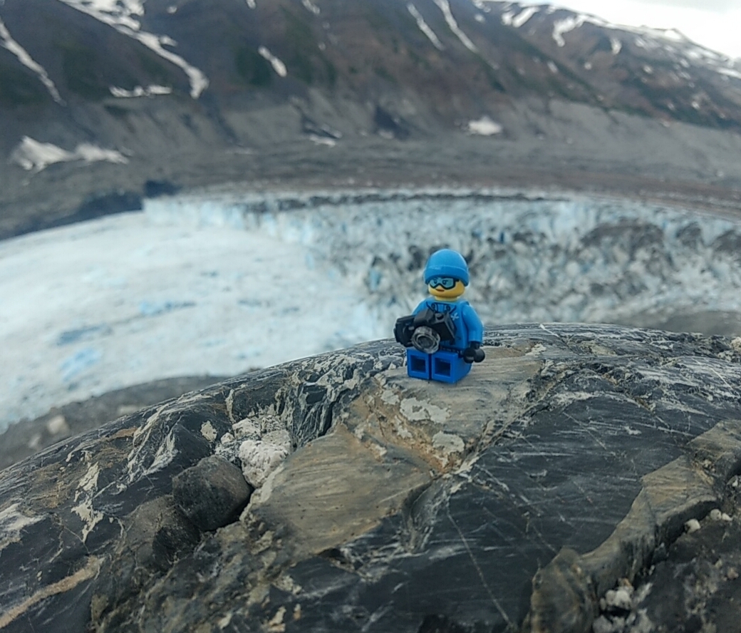 UWGlacier's tweet photo. At the end of this month we are saying good bye to postdoc @glaciergirlie who is finishing up her NSERC Fellowship! Thanks for all of your contributions to the lab over the last two years! https://t.co/aubIOx2TFN