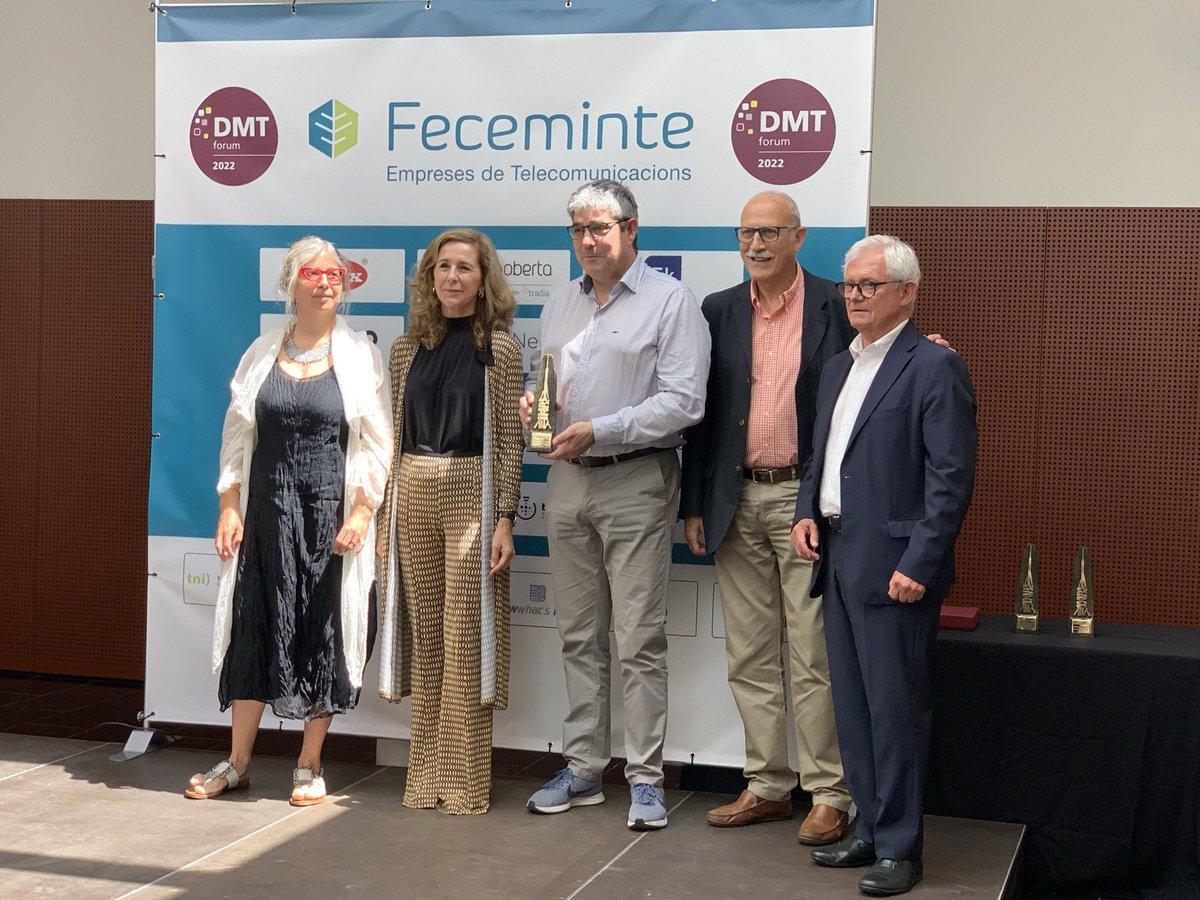 margapf123's tweet photo. Avui l’ equip de @manlleuquatre ha rebut el Premi Connexió a la iniciativa institucional que otorga @feceminte al #dmtforum 
Molt agraïts pel reconeixement de la nostra tasca @OPEManlleu @ajManlleu https://t.co/bwHPGNeV1j