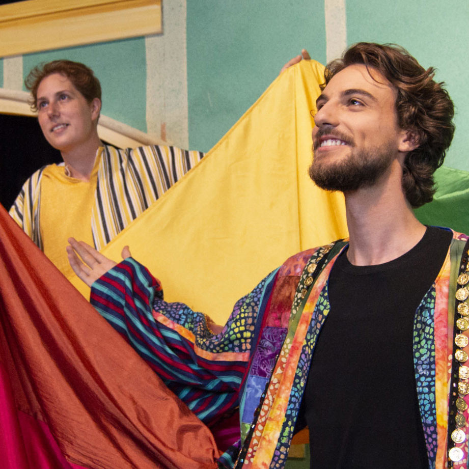 Columbus Recreation and Parks offers a dynamic and engaging theatre program. Housed at Carriage Place Community Center, this program works to make the performing arts more accessible to all. columbusrecparks.com/creativity/per…

#CRPD #CRPF #Theatre