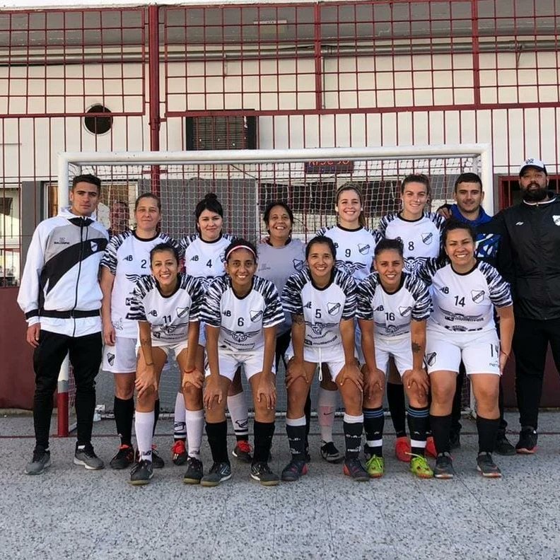 AllBoysBafi's tweet photo. Domingo 22/5

*All Boys vs Biblioteca Artigas:*

9 hs Cuarta
10 hs Sexta
11 hs Tercera
12 hs Reserva
13 hs Primera

Veni alentar a las chicas

Chivilcoy 1951 - Predio Don Fernando Sanchez.
@bafi_futsal https://t.co/Gz7clMo1G0
