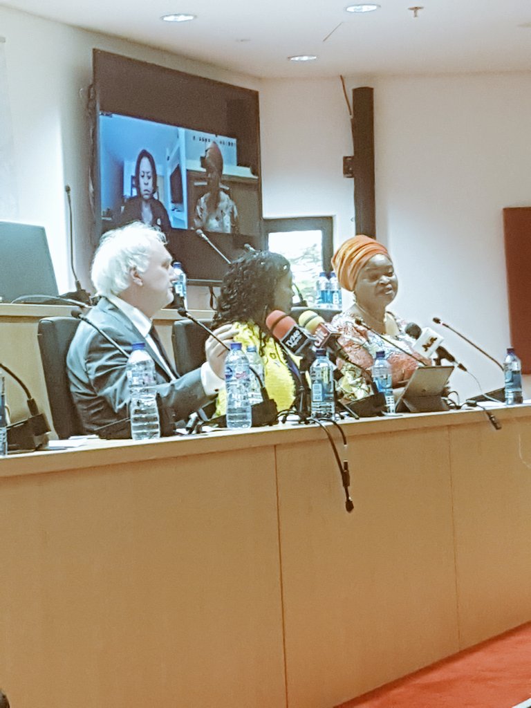 SDGRadioNG's tweet photo. H.E. @Adejoke_O_A - @ossap_sdgs
Firmly expressed that "Women are resilient & intelligent & need to be empowered & encouraged in the journey towards achieving the @GlobalGoalsUN so also a collaborative approach with the MDAs"
#UnitingBusines #UNGC #SDGs #SDGRadio #SDGRadioNG https://t.co/4gI2RrMp5N