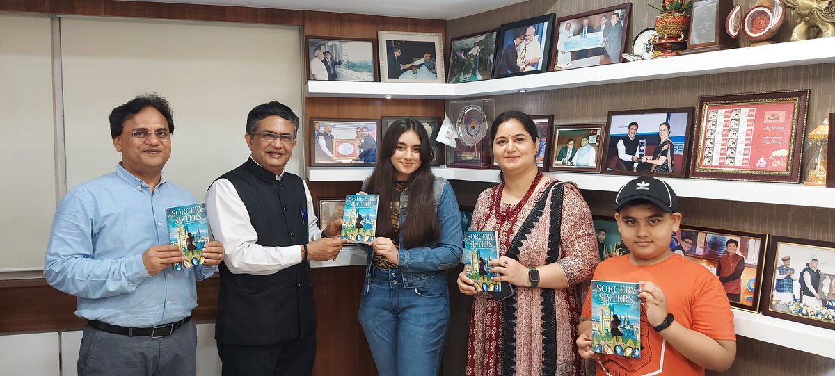 Shri <a href="/ashishchauhan/">Ashish Chauhan</a>, MD&amp;CEO, <a href="/BSEIndia/">BSE India</a> unveiling the book SORCERY SISTERS" authored by Sahirah Jarangal daughter of Dr. Sanjeev Kumar, Addl Commissioner, BMC @sahirahjarangal