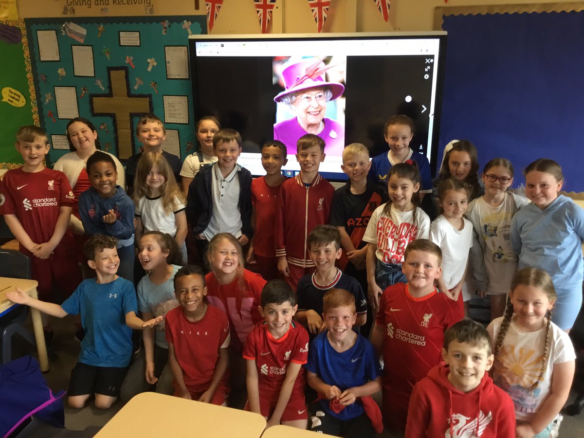 6B_stjohns's tweet photo. Perfect weather for our Jubilee picnic today 😎🥳
Congratulations to our Queen for 70 years on the throne 👑 https://t.co/45ZnSAFTy4