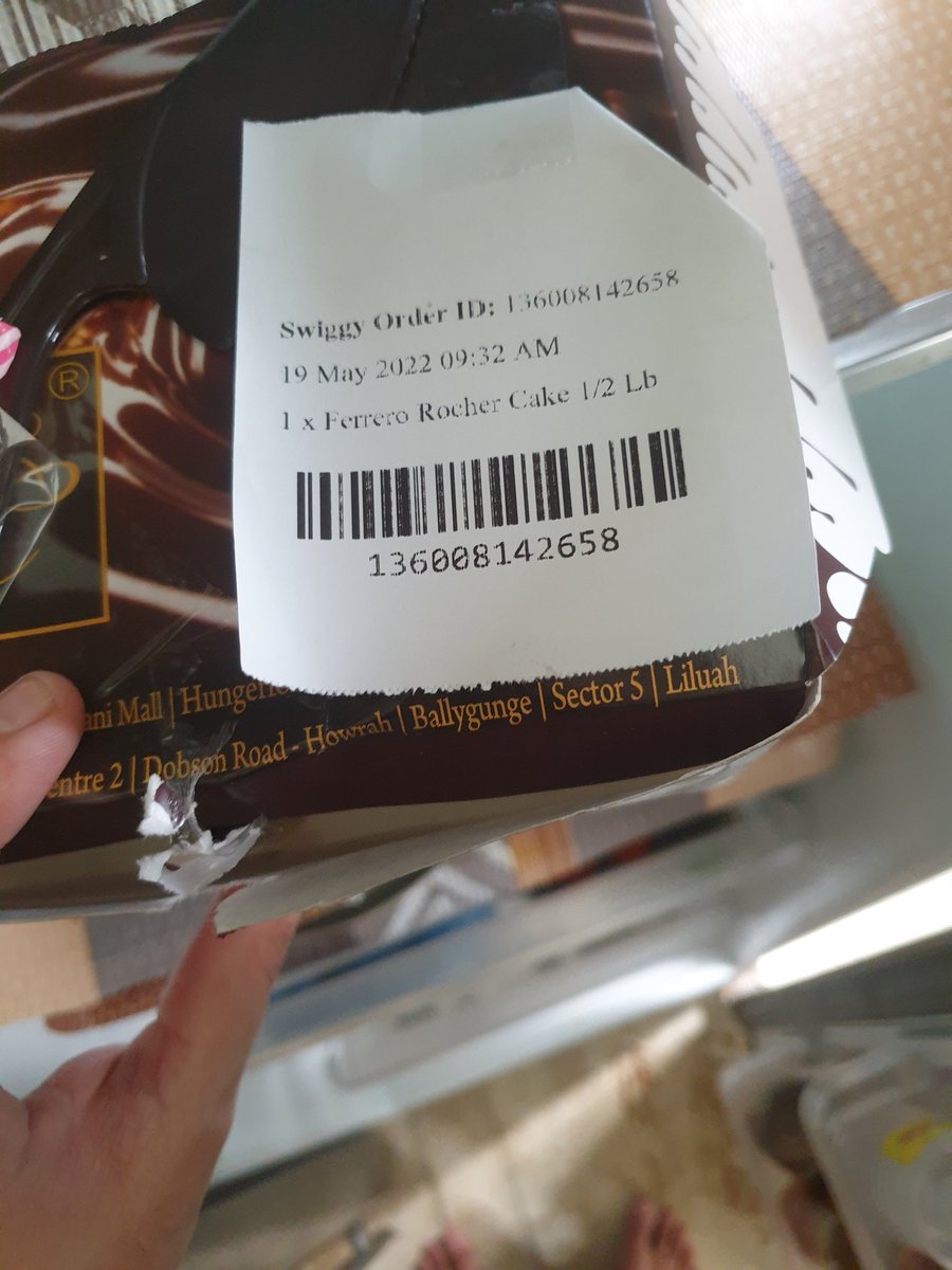 Jainmayank99's tweet photo. @SwiggyCares Someone ordered a cake , but I don't know who . The delivery was done today morning. 
The payment was already done .
I want to know the name of the account who ordered it .
Here is the photo for reference. https://t.co/WWgiYEWG0A
